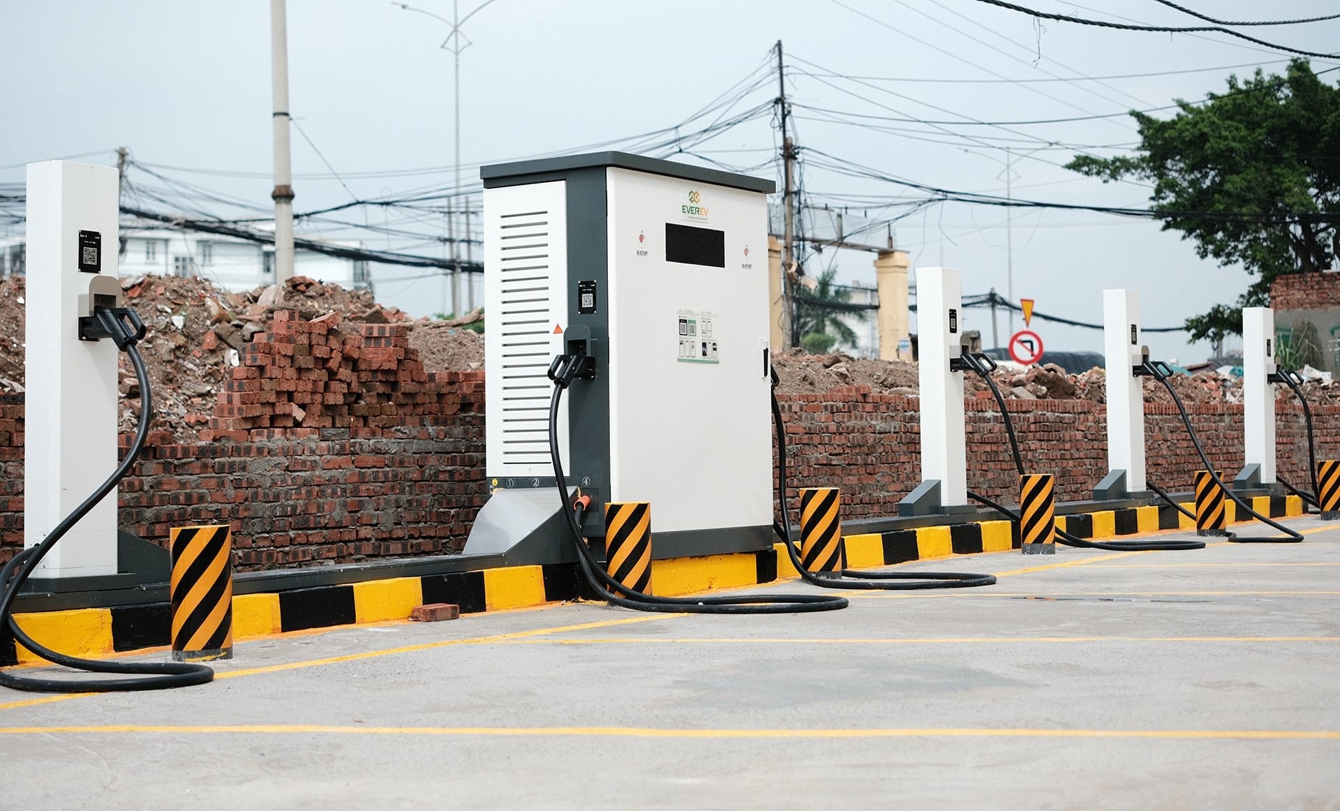 Ý tưởng thành lập 'liên minh trạm sạc' của các hãng ô tô nước ngoài tại Việt Nam: Hay nhưng quá khó - Ảnh 2