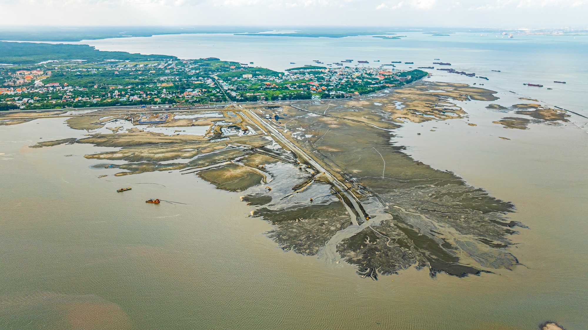 Đại dự án của Vingroup, Sun Group, Ecopark… khuấy động thị trường, tái định hình "bản đồ đầu tư bất động sản" - Ảnh 2