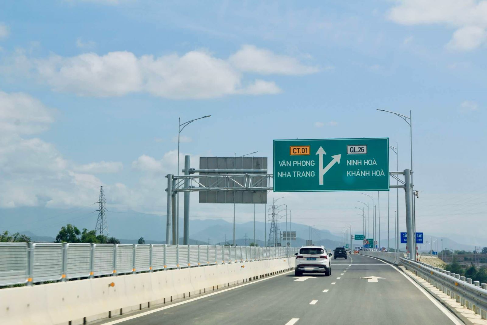 "Cỗ máy thần kì" giúp Tập đoàn Sơn Hải thi công thần tốc đoạn tuyến cao tốc 11.808 tỷ đồng ở Việt Nam - Ảnh 1