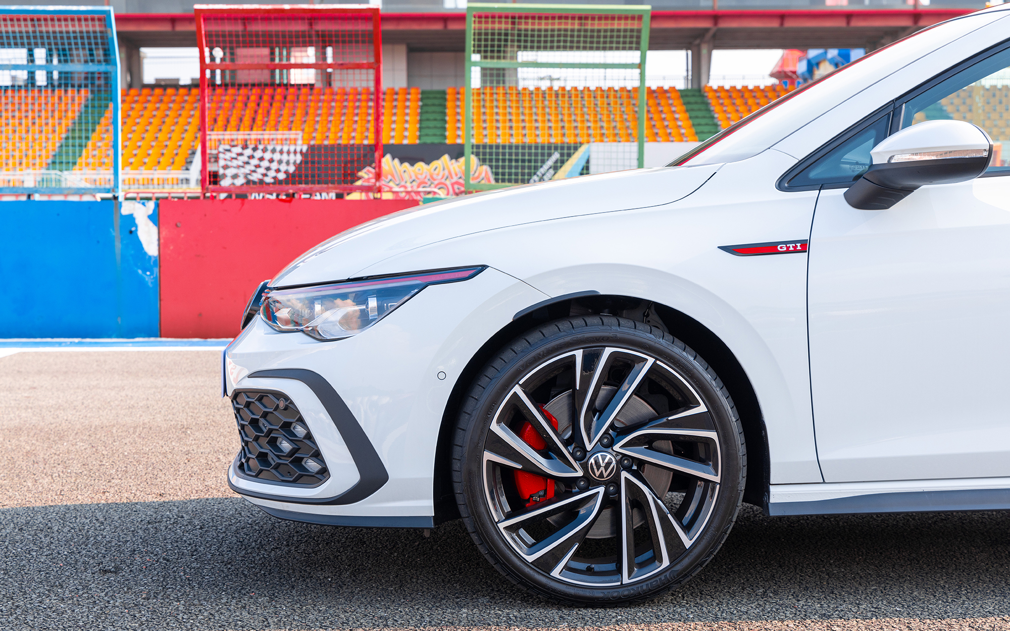 Volkswagen Golf ra mắt Việt Nam: Giá từ 798 triệu đồng, 6 phiên bản, mạnh nhất gần 320hp, thách thức Civic - Ảnh 3