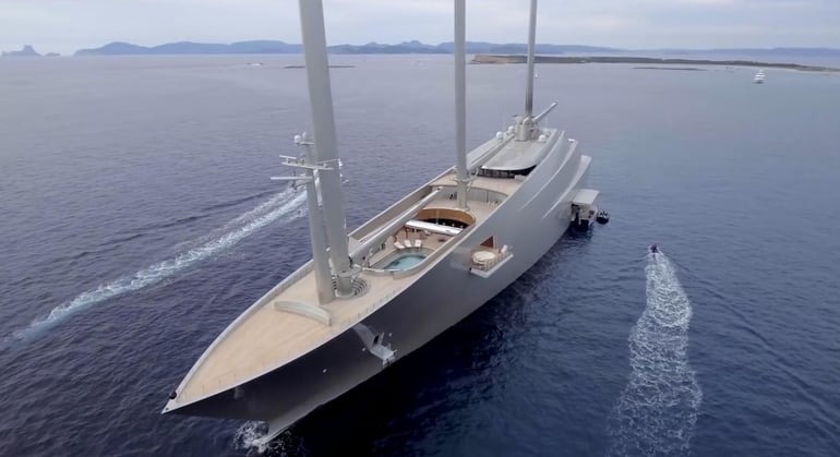 Bị 'giam lỏng' tại Ý hơn 3 năm, siêu du thuyền trị giá 600 triệu USD của tỷ phú Nga vẫn âm thầm đốt 4 tấn dầu diesel mỗi ngày chỉ để chạy điều hoà, máy phát điện - Ảnh 3