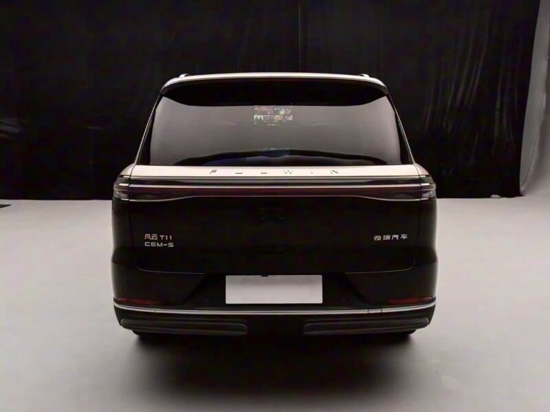 Hãng xe xây nhà máy 20.000 tỷ tại Việt Nam ra mắt mẫu SUV siêu tiết kiệm xăng: chạy full nhiên liệu 1.400 km, giá từ 740 triệu đồng - Ảnh 1