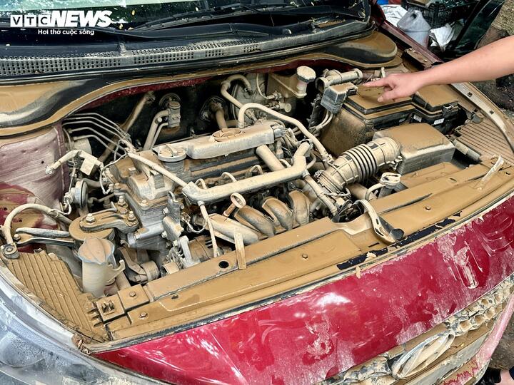 Giám đốc gara ô tô chia sẻ cách xử lý xe bị ngập nước - Ảnh 3