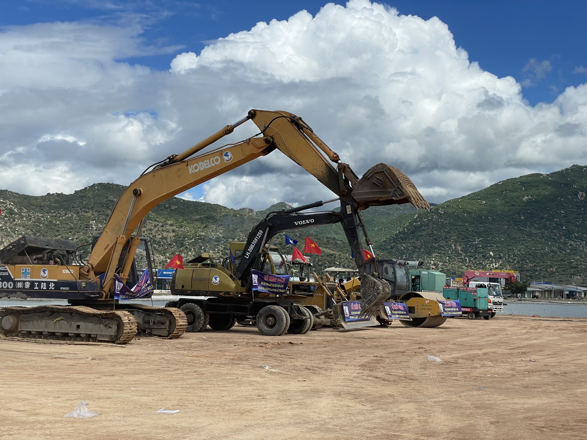 Thu hàng trăm ha đất muối làm Khu công nghiệp Trung Nam - Cà Ná - Ảnh 1