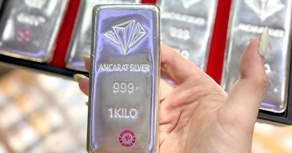 Giá bạc trong nước lập kỷ lục mới
