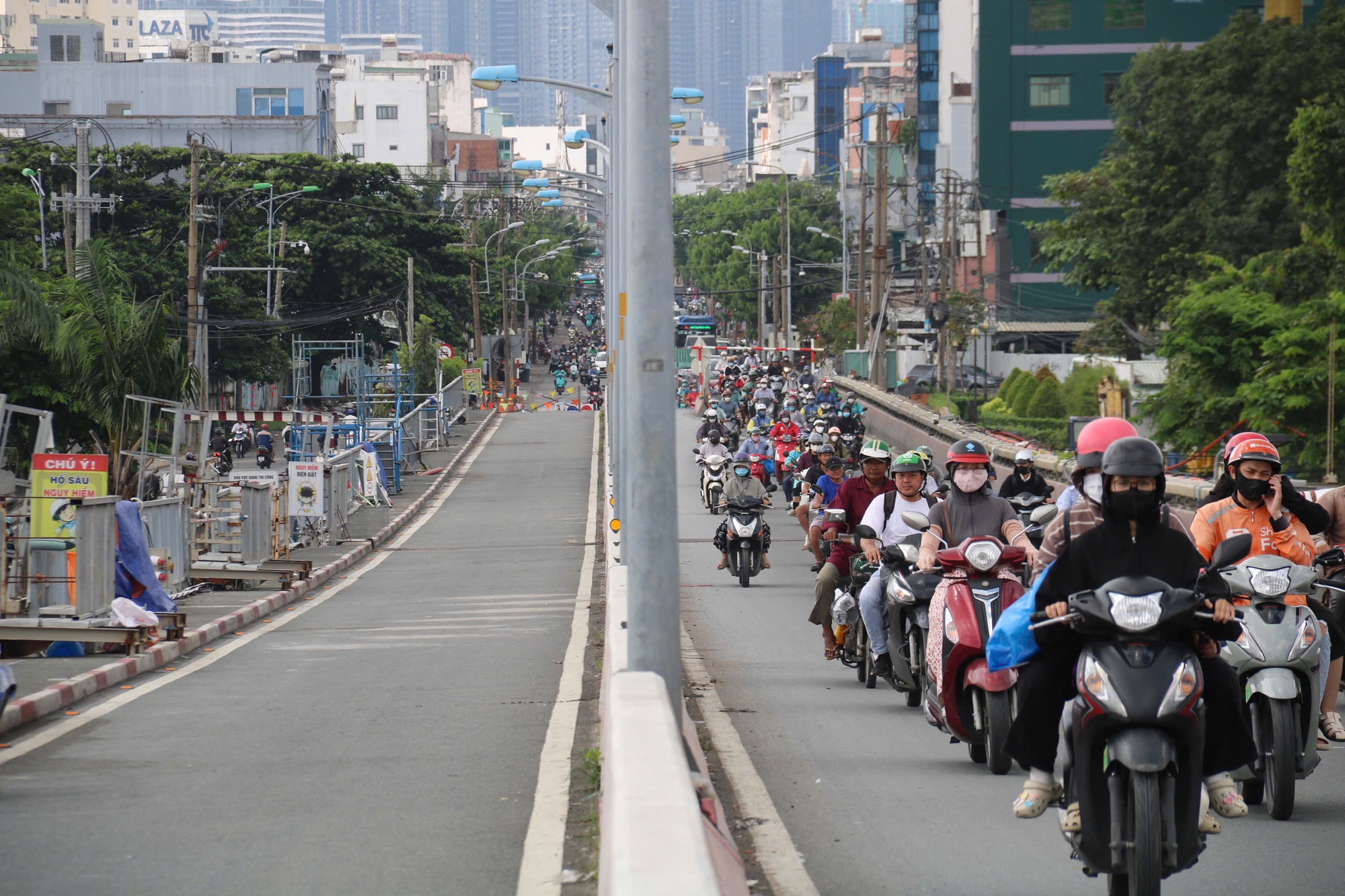 Cận cảnh cầu Bình Triệu 1 cao thêm 1,08 m - Ảnh 2