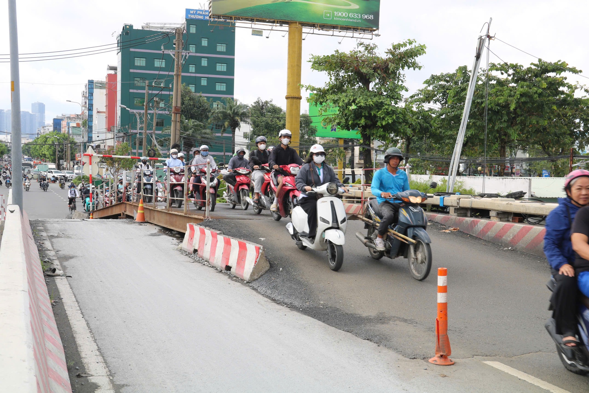 Cận cảnh cầu Bình Triệu 1 cao thêm 1,08 m - Ảnh 5