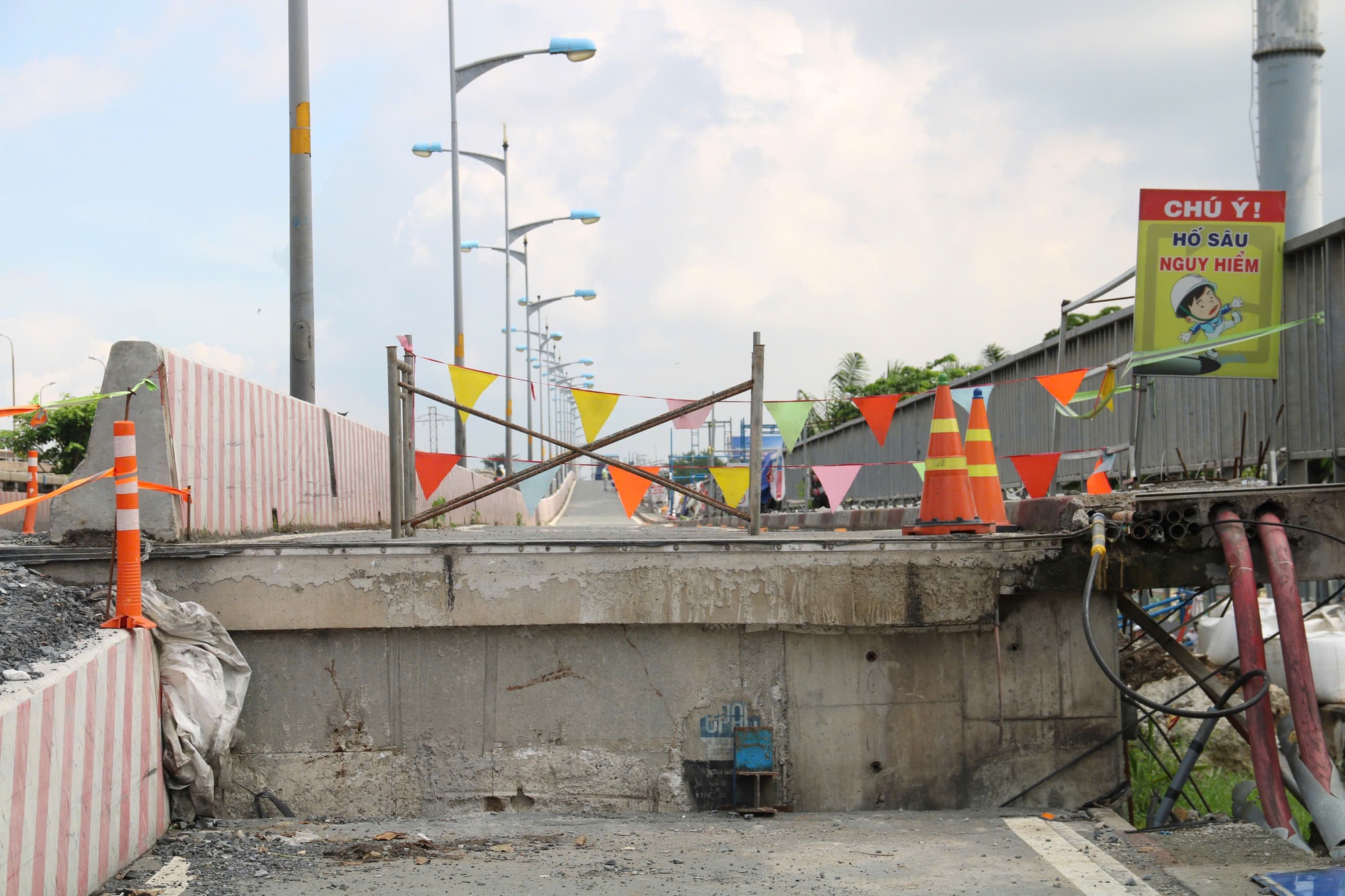 Cận cảnh cầu Bình Triệu 1 cao thêm 1,08 m - Ảnh 3