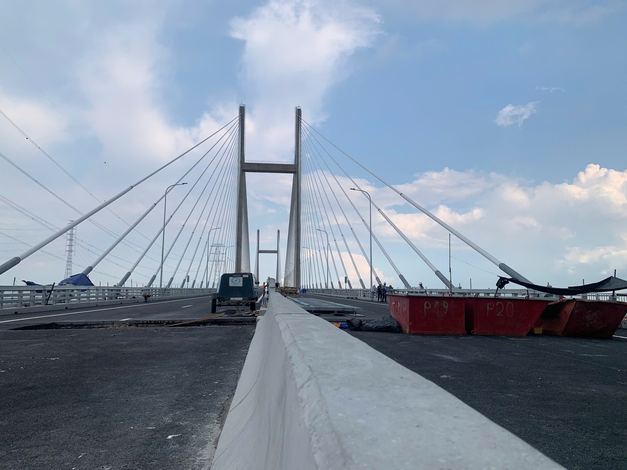 Ngắm cầu dây văng có tĩnh không cao nhất Việt Nam - Ảnh 7