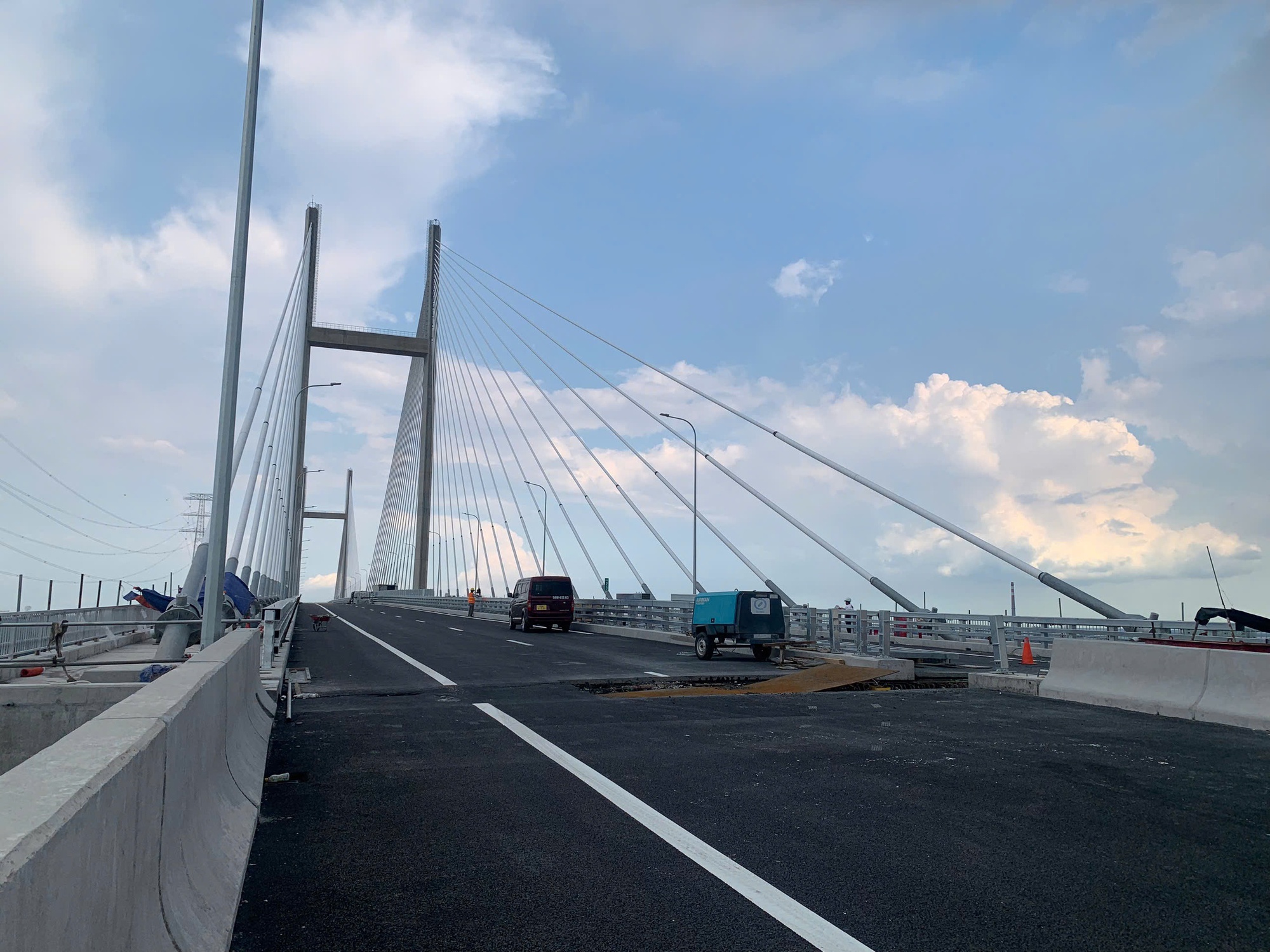 Ngắm cầu dây văng có tĩnh không cao nhất Việt Nam - Ảnh 8