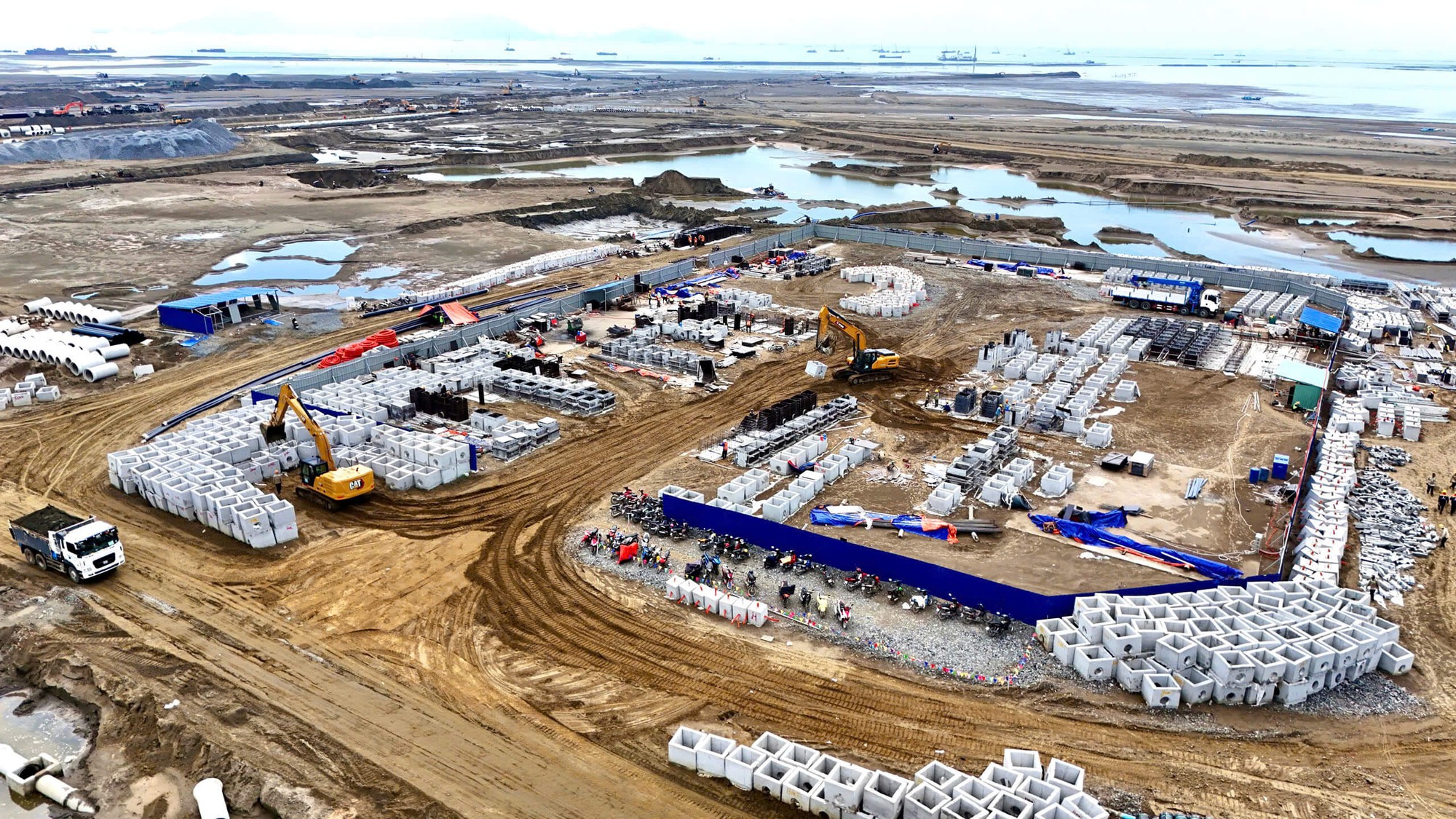 Choáng ngợp cảnh đại công trình 10 tỷ USD của Vingroup sau vài năm nữa, sẽ chạm tay vào "kỷ lục thế giới"? - Ảnh 11