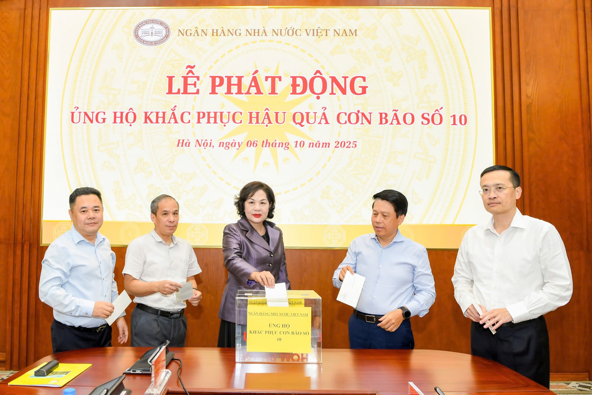 Ngân hàng Nhà nước phát động ủng hộ đồng bào khắc phục thiệt hại do cơn bão số 10 - Ảnh 3