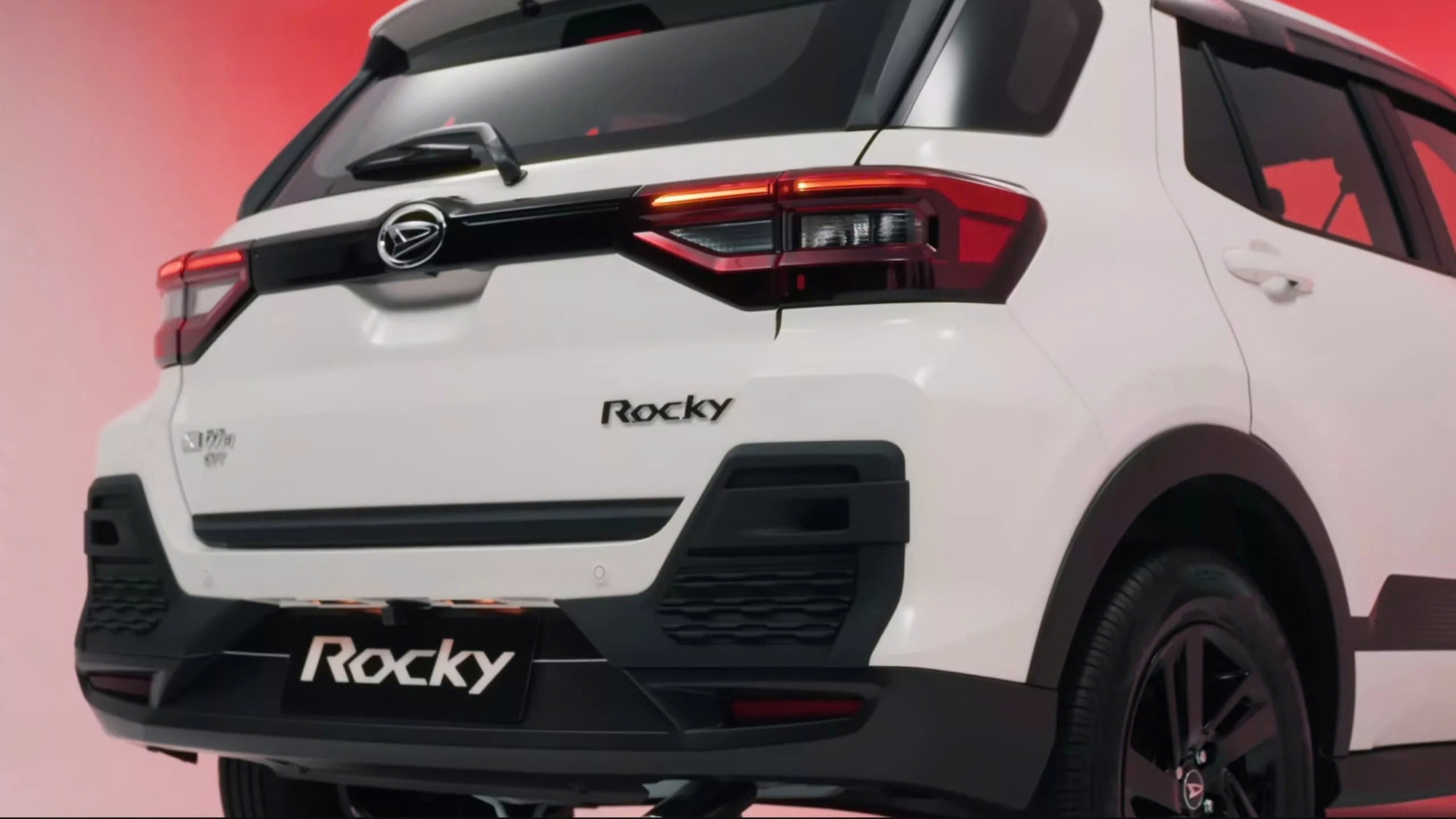 'Người anh em' của Toyota Raize có bản độ cực chất: Đầu xe hầm hố, cản trước mới, mâm sơn đen, động cơ không đổi - Ảnh 2