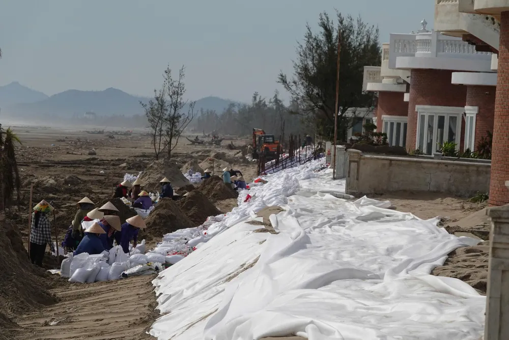 Sở Xây dựng Hà Tĩnh nói gì về vụ nhiều căn villa sát biển đổ sập sau bão số 10? - Ảnh 10