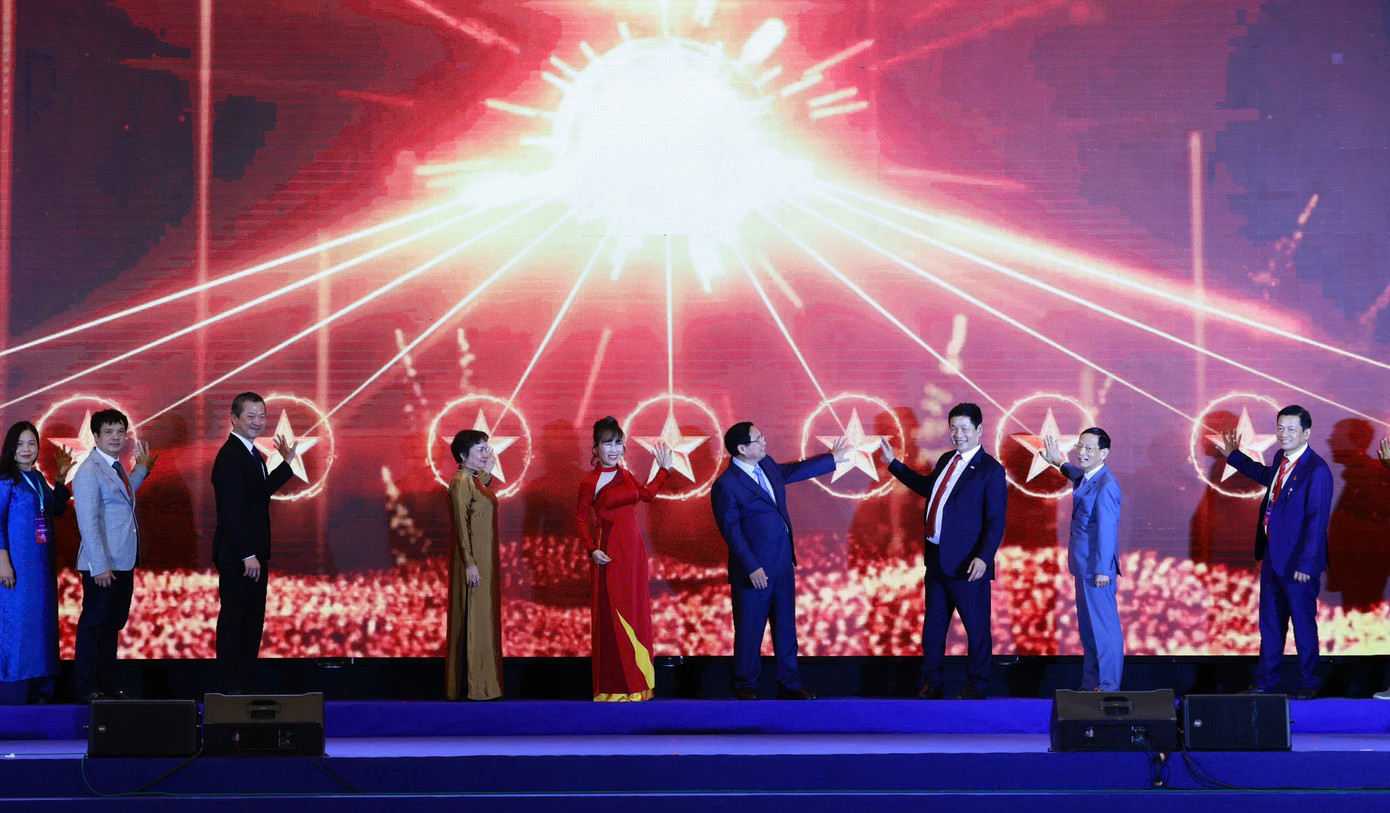 Thủ tướng mong các doanh nhân vượt qua chính mình, vươn ra biển lớn - Ảnh 4