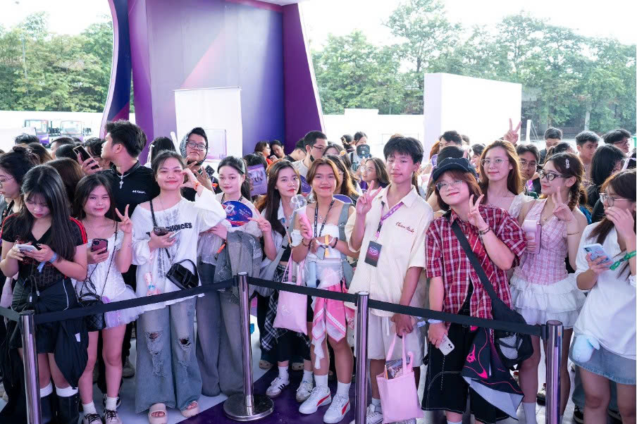 Hiểu fan Em Xinh 'Say Hi' hết cỡ, TPBank 'ghi điểm' tuyệt đối - Ảnh 2