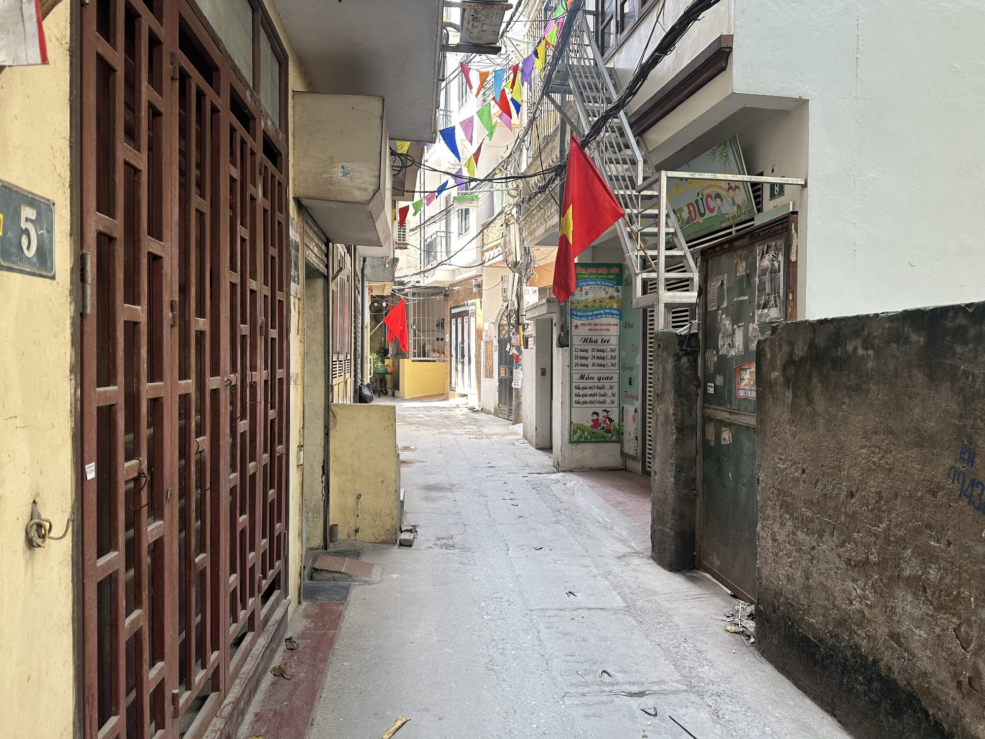 Giá rao bán nhà trong ngõ Hà Nội ngang nhà phố, khách mua choáng váng - Ảnh 1