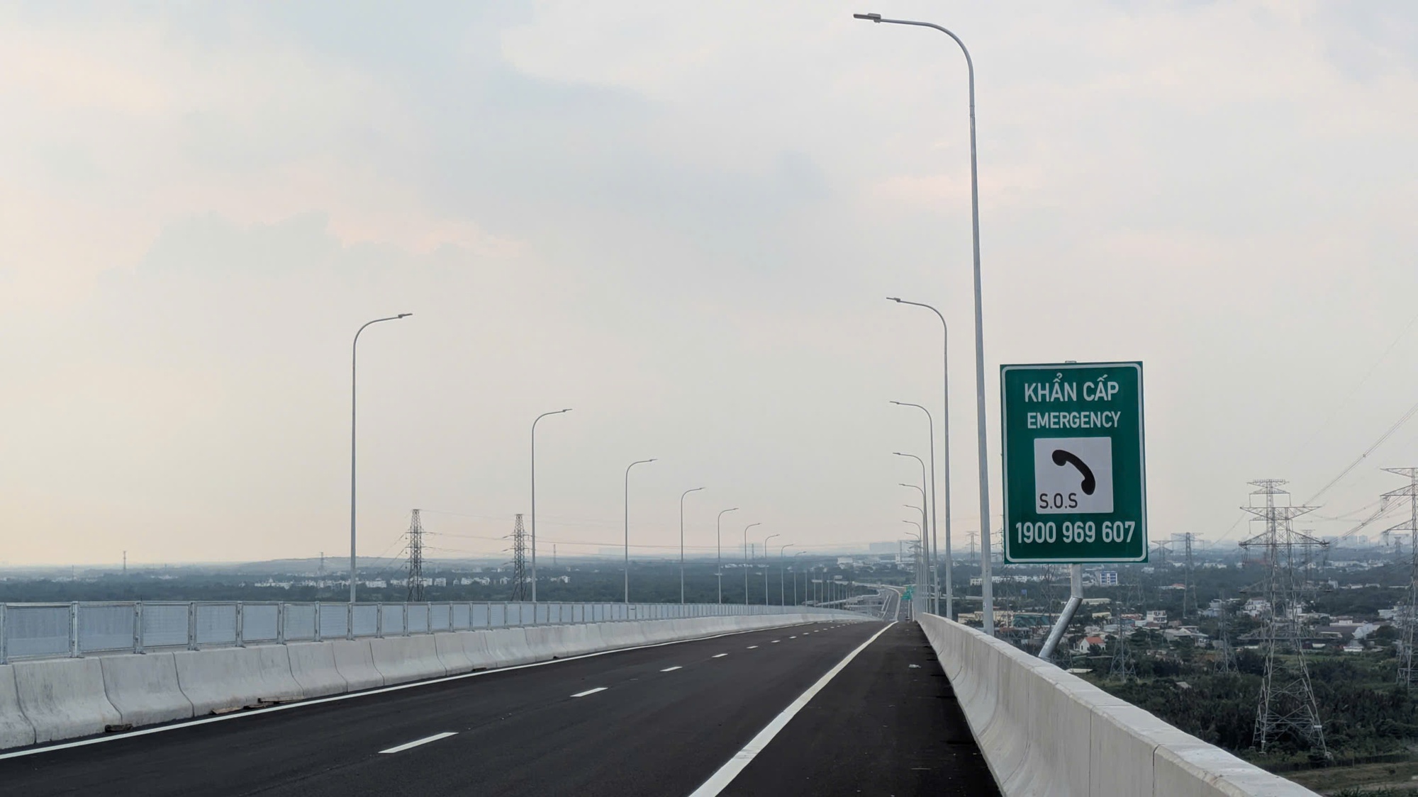 Ngắm cầu dây văng có tĩnh không cao nhất Việt Nam - Ảnh 6