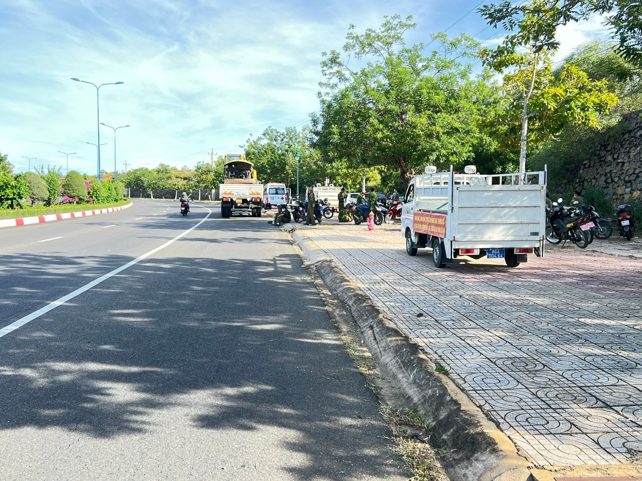 Cưỡng chế, khôi phục hiện trạng gần 7.500 m² đất bị lấn chiếm trái phép ở Lâm Đồng - Ảnh 2