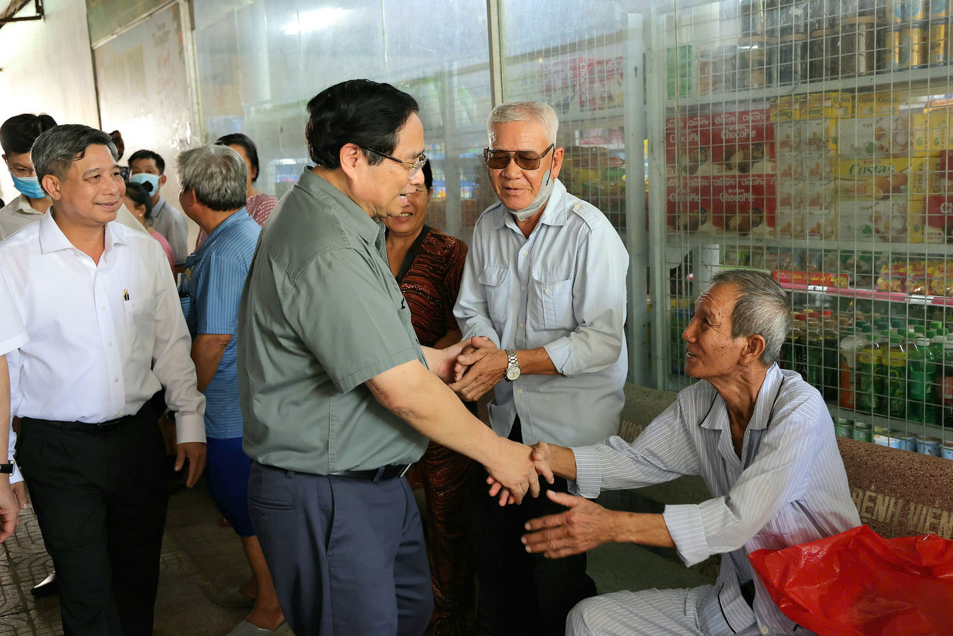 Thủ tướng kiểm tra bệnh viện chậm tiến độ, nhà ở xã hội ở Cần Thơ - Ảnh 2