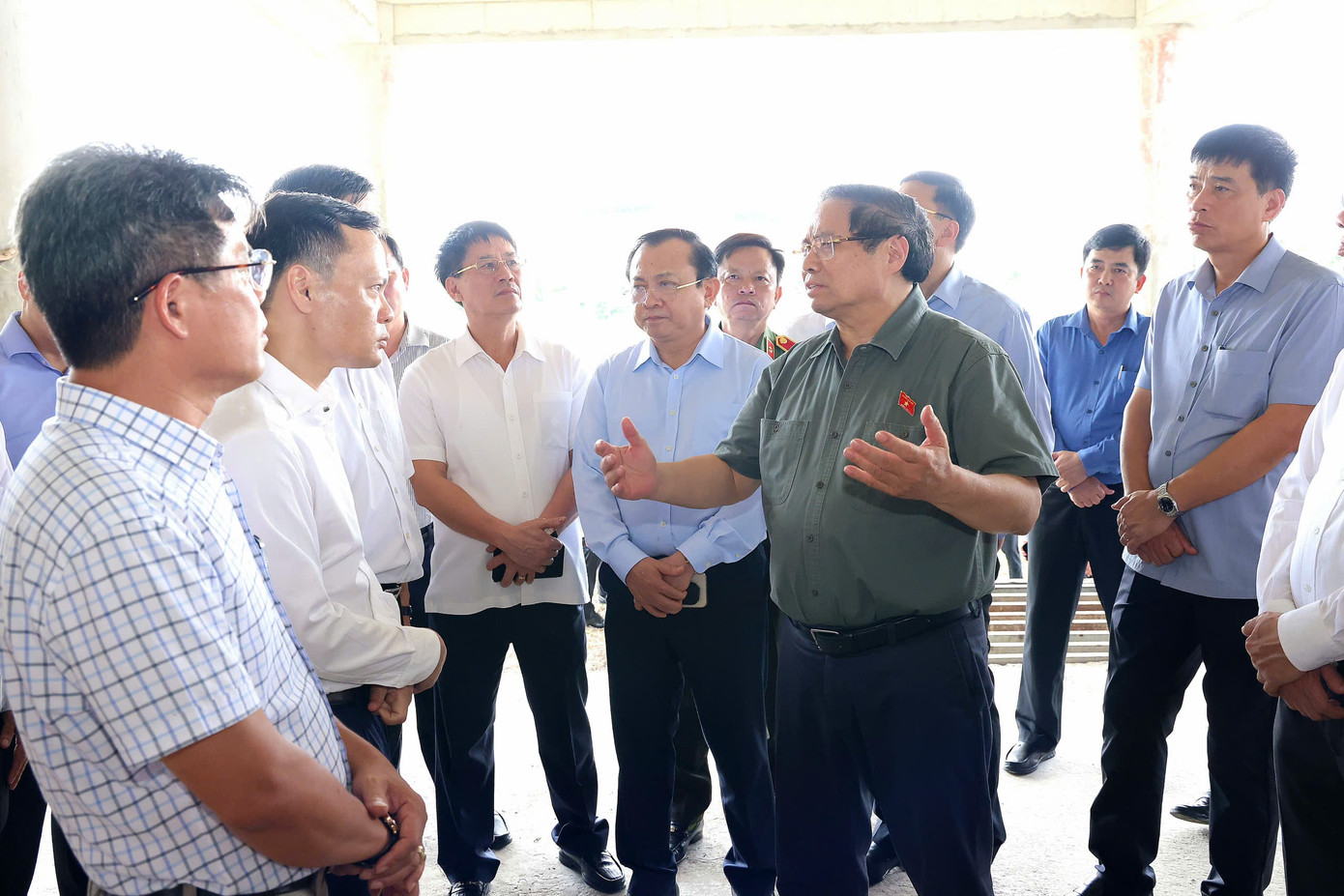 Thủ tướng kiểm tra bệnh viện chậm tiến độ, nhà ở xã hội ở Cần Thơ - Ảnh 1