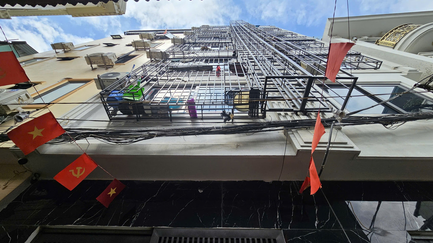'Thủ phủ' chung cư mini Hà Nội nở rộ nhà xây sai phép, vượt tầng - Ảnh 1