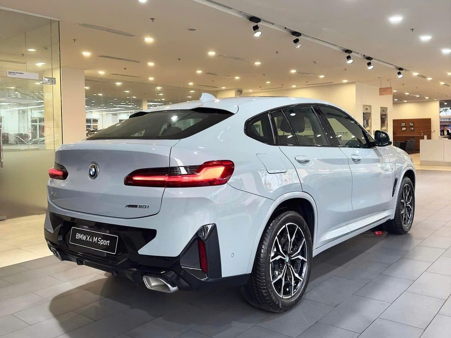 Bộ đôi BMW X4 và 5 Series giảm giá đến 480 triệu đồng tại đại lý, tiền dư ra đủ mua thêm Hyundai Grand i10 bản cao nhất - Ảnh 2
