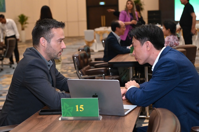 Hơn 100 thỏa thuận hợp tác kinh tế được ký kết tại Hội chợ mùa Thu 2025 - Ảnh 1