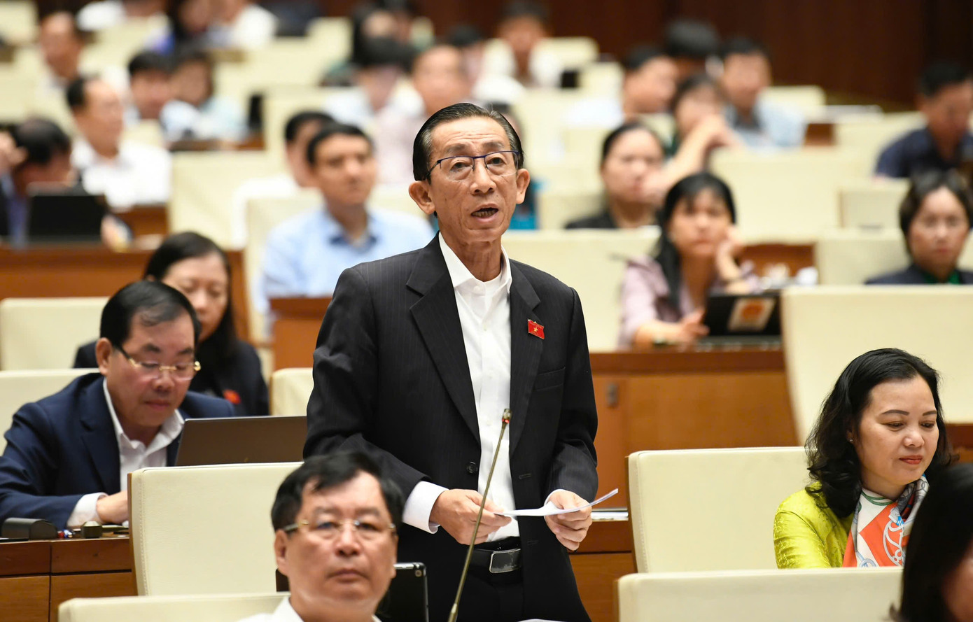 Bão lụt kinh hoàng, đại biểu đề nghị sớm có gói tài chính khẩn cấp - Ảnh 1