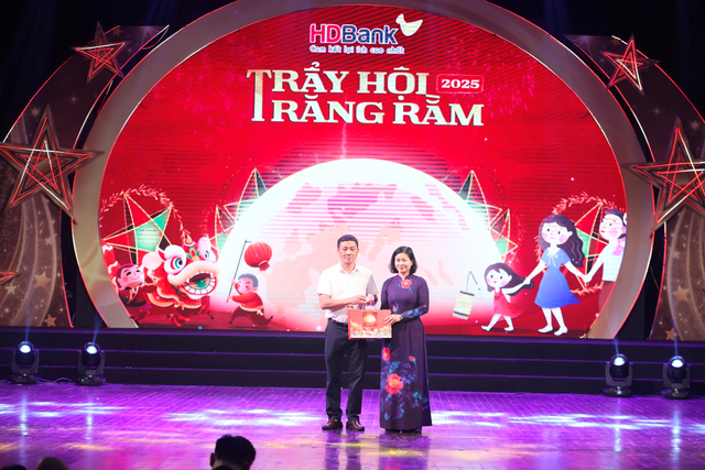 HD Bank - Trái tim sẻ chia cùng ‘Trẩy hội trăng rằm’ - Ảnh 1