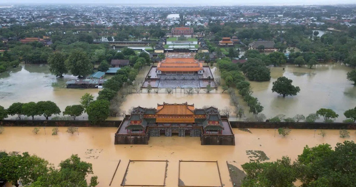 Carlsberg Việt Nam ủng hộ 1.5 tỉ đồng giúp người dân Huế, Đà Nẵng vượt mưa lũ