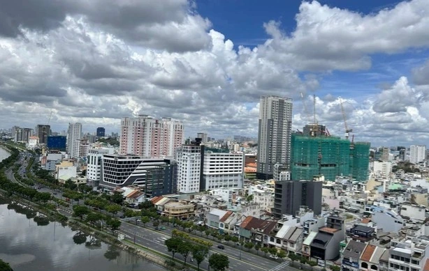 Siết vay mua nhà thứ hai: Phanh đừng để thị trường nhà đất ‘tắt máy’ - Ảnh 2