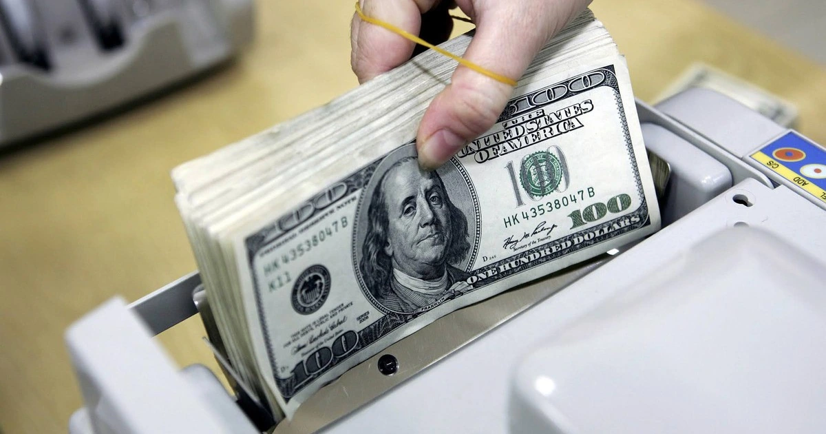 Giá USD hôm nay 30.10.2025: Ngân hàng đứng yên, đô tự do tăng