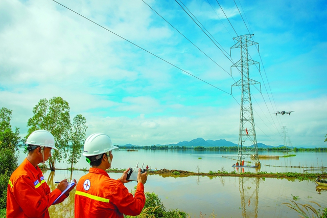 Điện lực miền Nam - EVNSPC: Viết tiếp những ‘thiên anh hùng ca’ - Ảnh 5