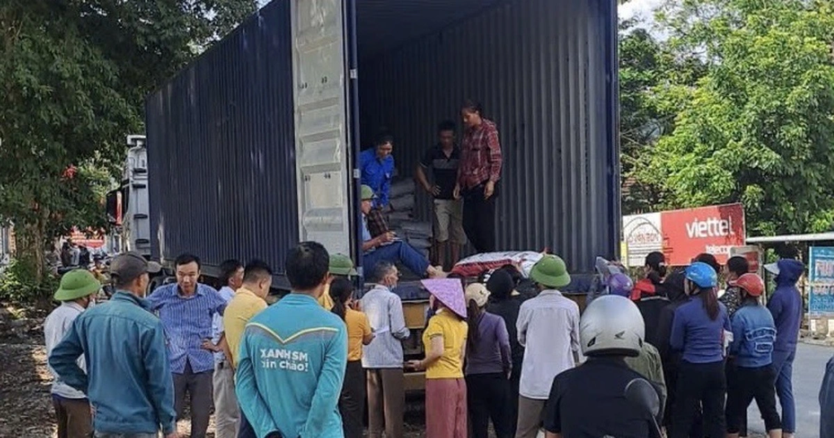 Món quà đặc biệt gửi đồng bào bão lũ của 'ông trùm' ngành gạo