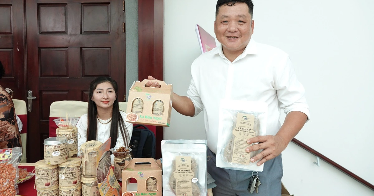 Bỏ phố về quê, đưa hành tím, củ cải trắng lên kệ siêu thị