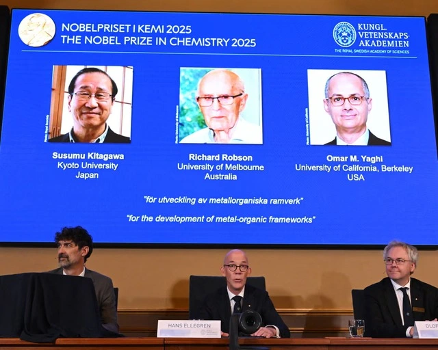 Chủ nhân Giải thưởng VinFuture nhận Giải Nobel Hóa học 2025 - Ảnh 1