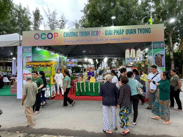 Đặc sản vùng miền hội tụ tại Cần Thơ - Ảnh 1