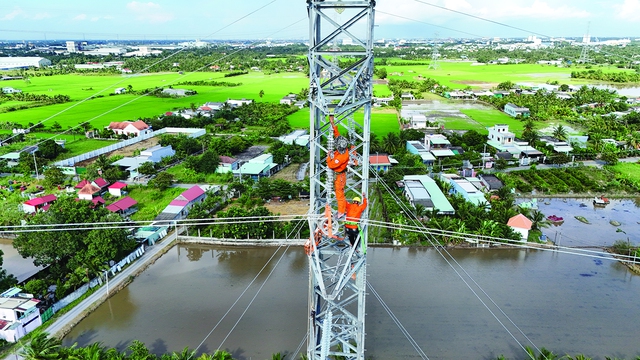 Điện lực miền Nam - EVNSPC: Viết tiếp những ‘thiên anh hùng ca’ - Ảnh 7