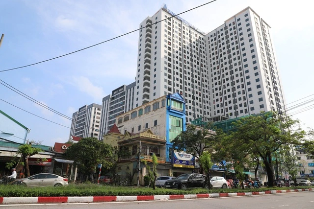 Giá nhà 'leo thang', gia đình trẻ vỡ mộng an cư - Ảnh 1