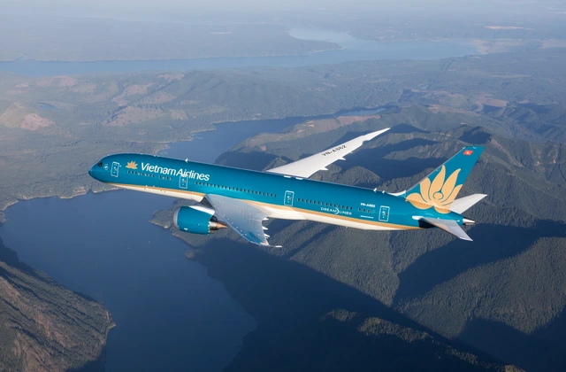 Vietnam Airlines tăng vốn lên 8.900 tỉ đồng, chuẩn bị 'sắm' máy bay thân rộng - Ảnh 1