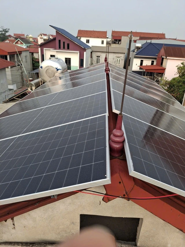 Lắp điện mặt trời mái nhà, giảm 80% tiền điện mỗi tháng - Ảnh 2