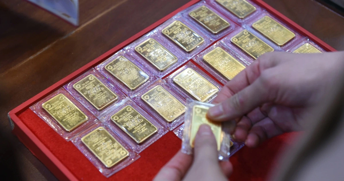 Giá vàng hôm nay 10.10.2025: Thế giới đi lùi, trong nước giảm 600.000 đồng