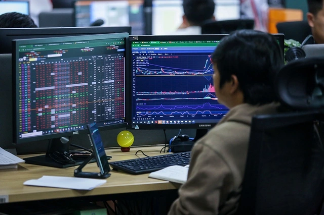 Làm giá cổ phiếu An Gia, 'đội lái' sử dụng 92 tài khoản giao dịch - Ảnh 1