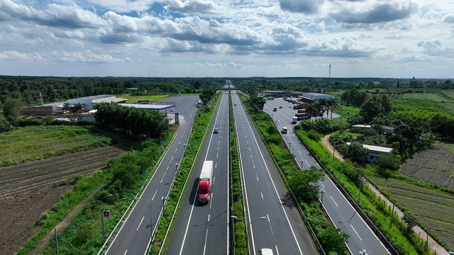 Điều chỉnh tốc độ, phân lại làn xe 3 tuyến cao tốc phía nam - Ảnh 1