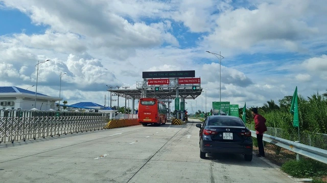 Cao tốc Trung Lương - Mỹ Thuận tăng phí 8 - 15%, xe qua lại tốn bao nhiêu? - Ảnh 1