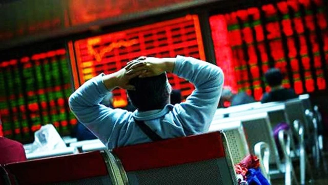 Bất ngờ VN-Index giảm kỷ lục gần 95 điểm, vốn hóa giảm hơn 15,6 tỉ USD - Ảnh 1