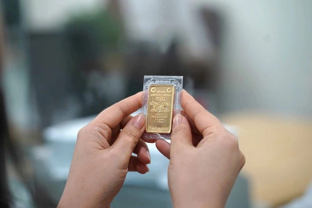 Giá vàng nhảy loạn xạ, tăng gần 4 triệu đồng/lượng - Ảnh 1