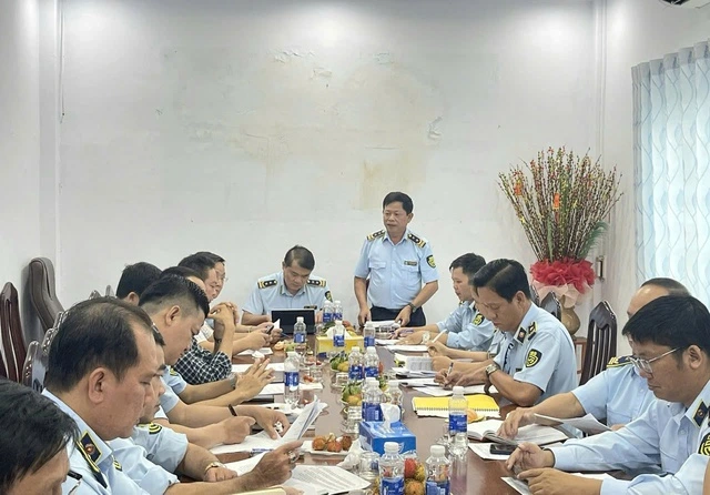 Quản lý thị trường Cần Thơ cần mạnh tay xử lý hàng giả, hàng cấm - Ảnh 1