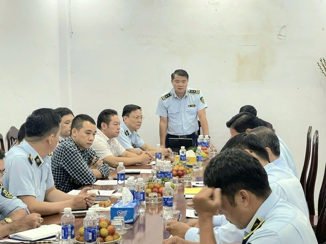 Quản lý thị trường Cần Thơ cần mạnh tay xử lý hàng giả, hàng cấm - Ảnh 2